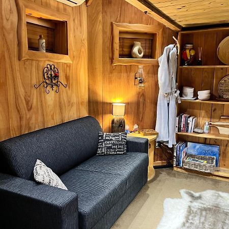 Tree House Lodge Bed & Breakfast Cheviot Exteriör bild