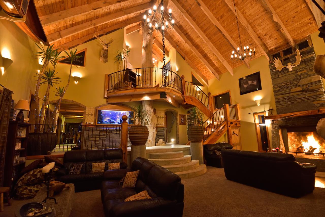 Tree House Lodge Bed & Breakfast Cheviot Exteriör bild