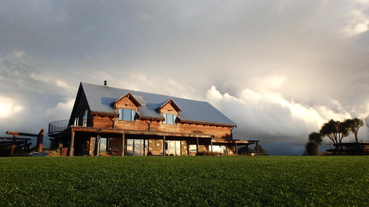 Tree House Lodge Bed & Breakfast Cheviot Exteriör bild
